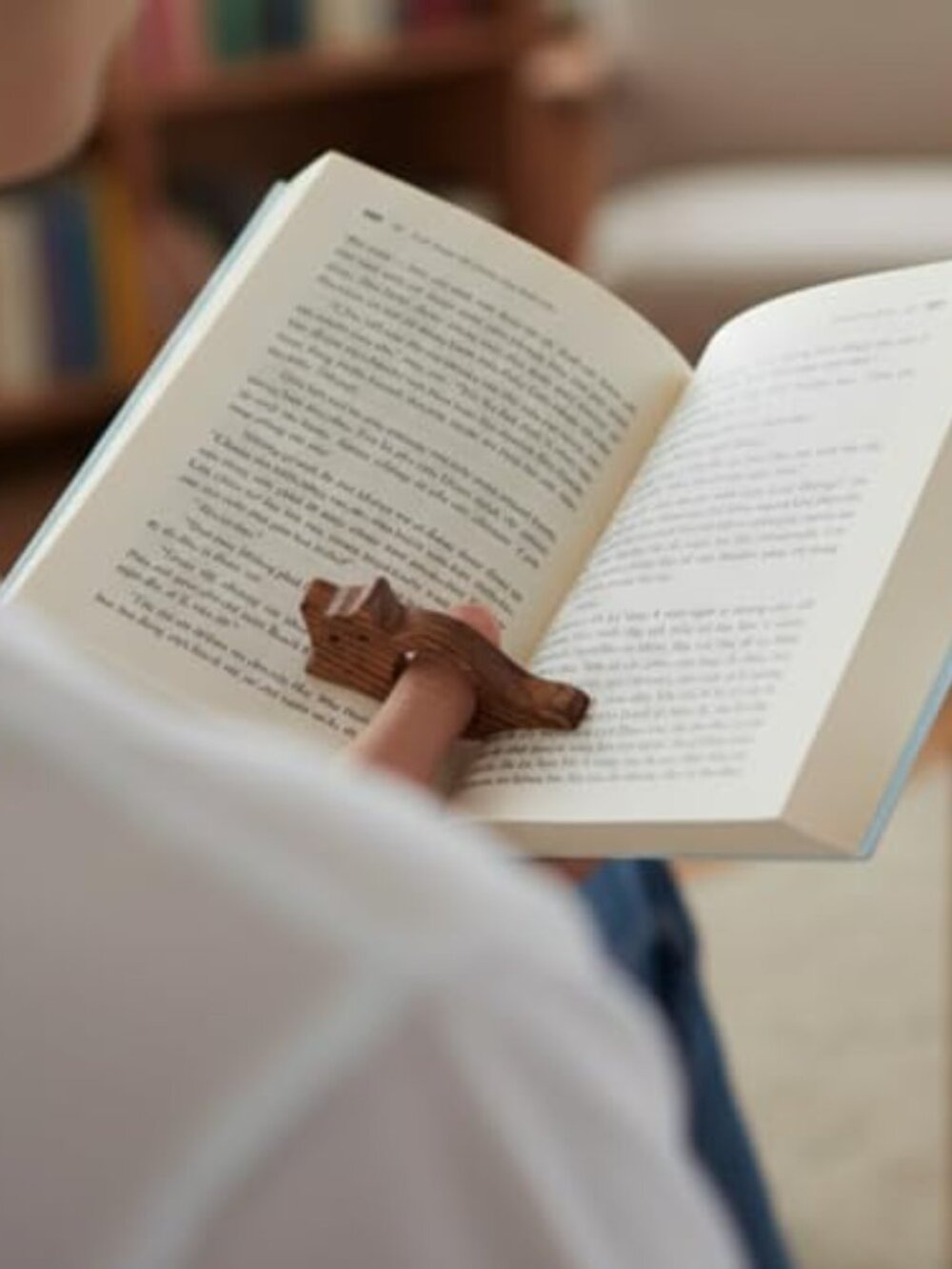 Wooden Cat Thumb Book Page Holder for Readers | Smoothly Wood Cat Thumb Book